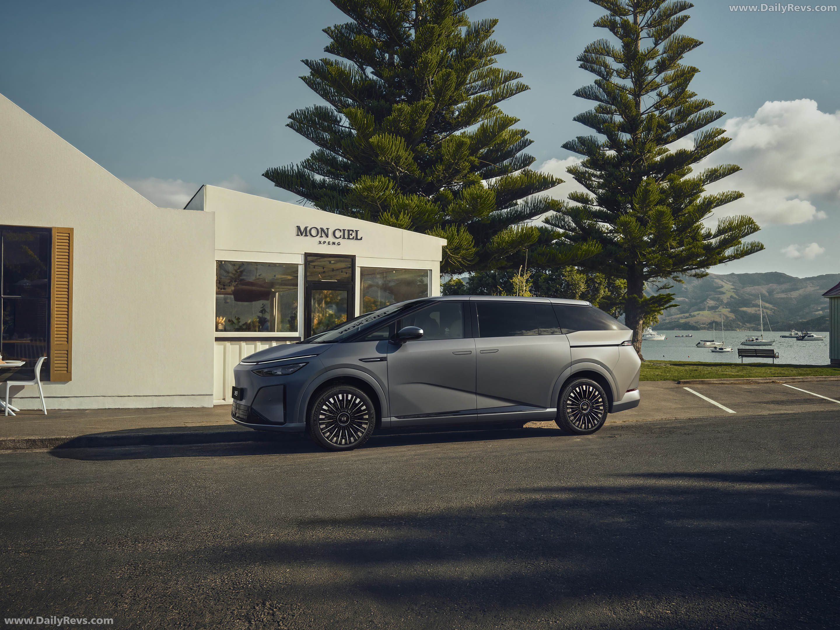 2027 Xpeng Motors X9 Side View
